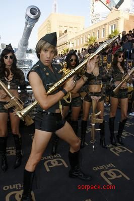 dvubb 图片点击可在新窗口打开查看